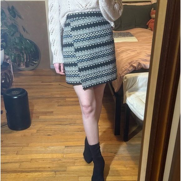 Geometric pattern skirt - Picture 3 of 4